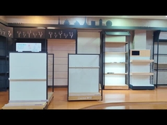 오래가고 탄탄한 디스플레이 선반으로 완만하게 경사지는 대형 슈퍼마켓 디스플레이